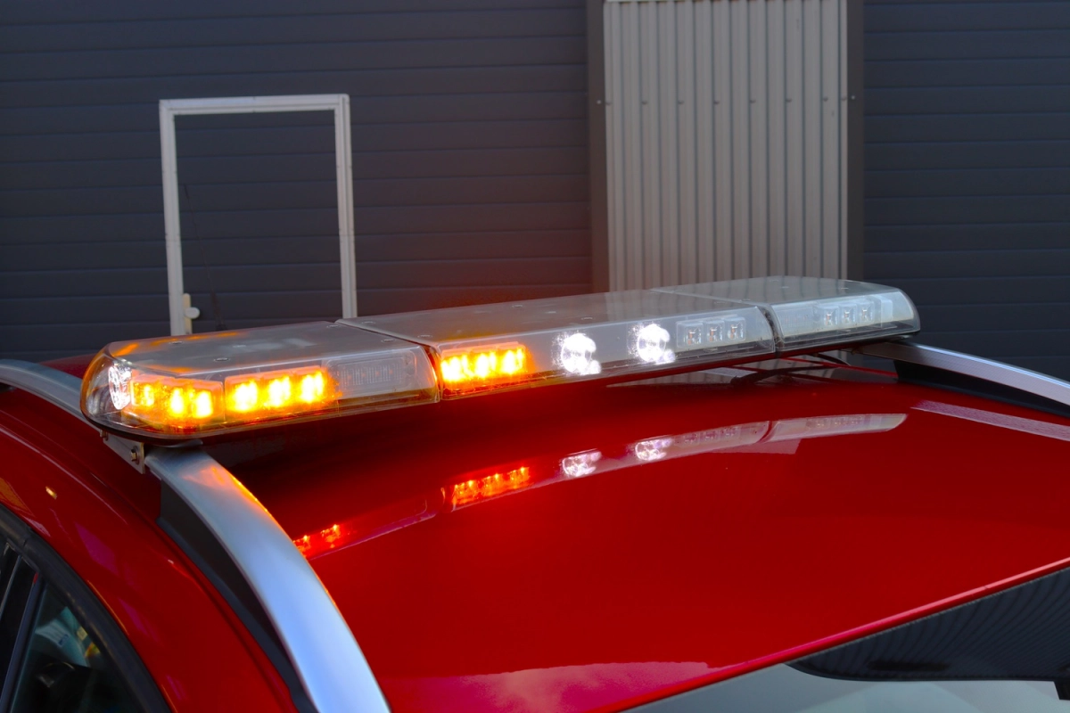 Voertuig-Signalering.nl - Flitsbalken Zwaailichten en LED flitsers voor elke bedrijfswagens achtergrond