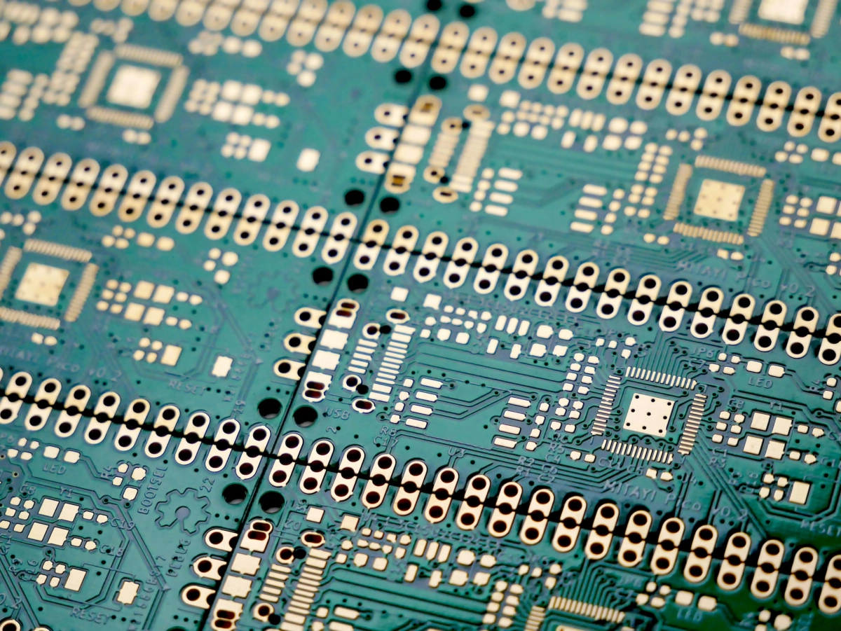Kynix Semiconductors background