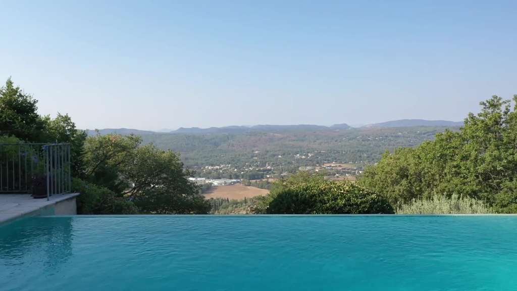 Haute Vues background