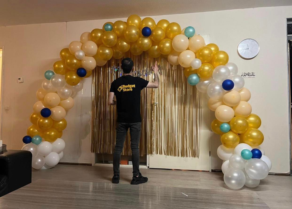 Budget Store NLs background