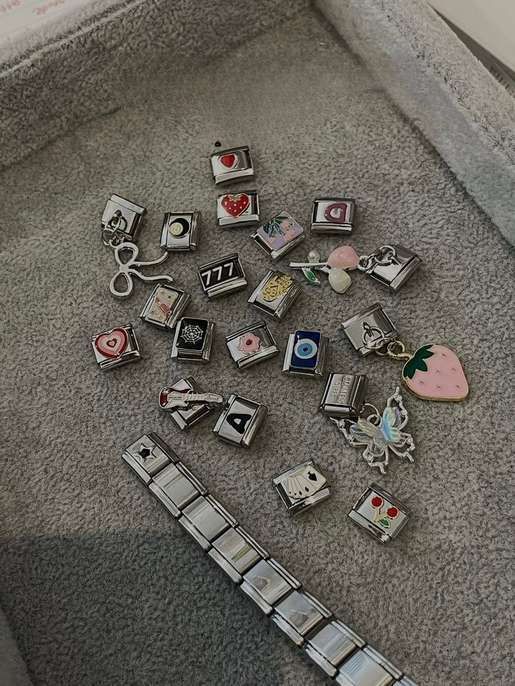 CharmieTRs background